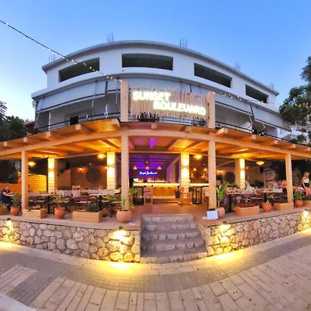 Sunset Boulevard Hotel Qeparo Kültér fotó